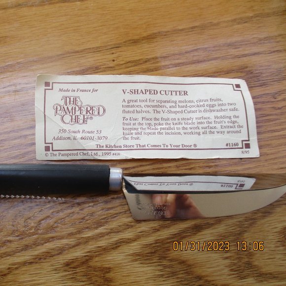 The Pampered Chef V-Shaped Cutter #1160 - Picture 3 of 3